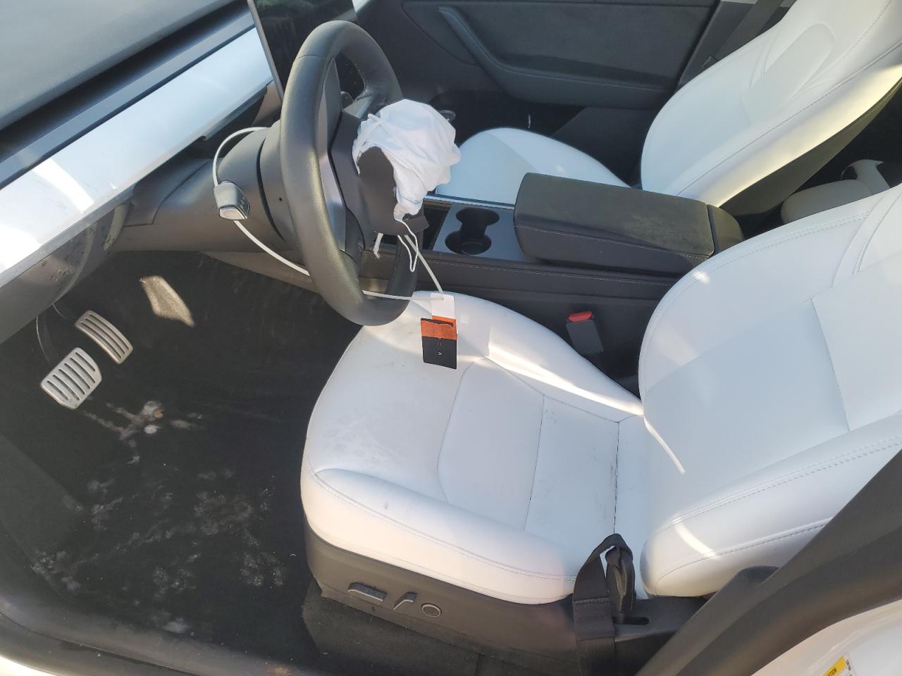 2022 Tesla Model Y VIN: 7SAYGDEF9NF530160 Lot: 90075955