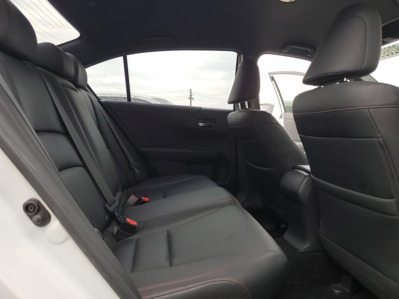 2017 Honda Accord Sport Special Edition VIN: 1HGCR2F1XHA117655 Lot: 92899345