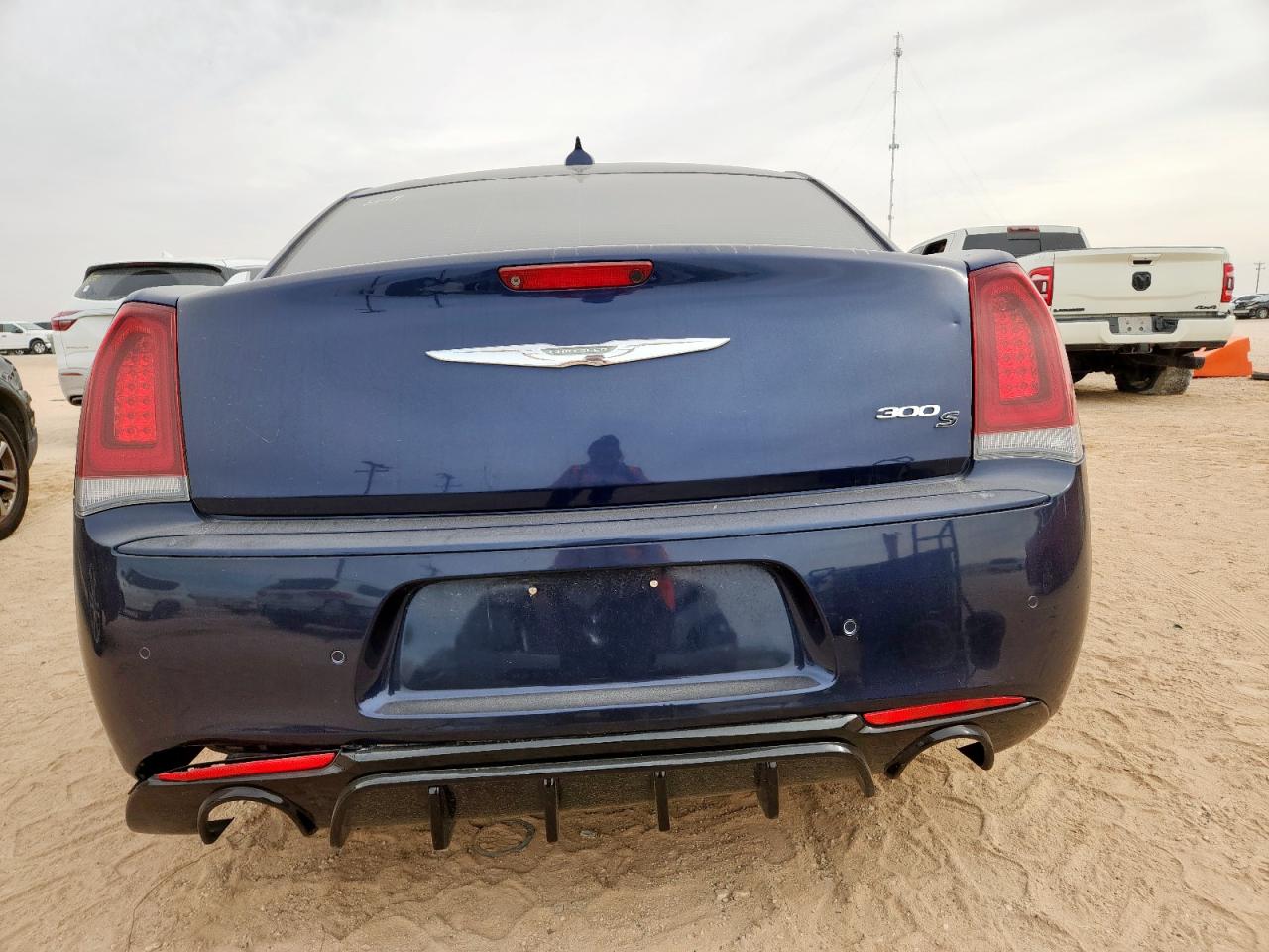 2015 Chrysler 300 S VIN: 2C3CCABGXFH781364 Lot: 93358175