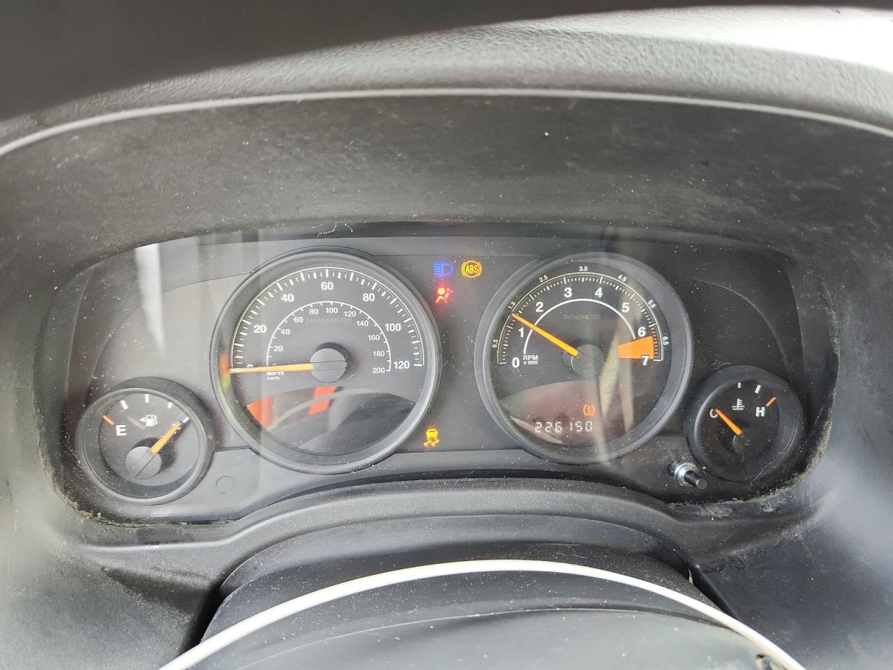 2014 Jeep Compass Sport VIN: 1C4NJCBA2ED536331 Lot: 92803125