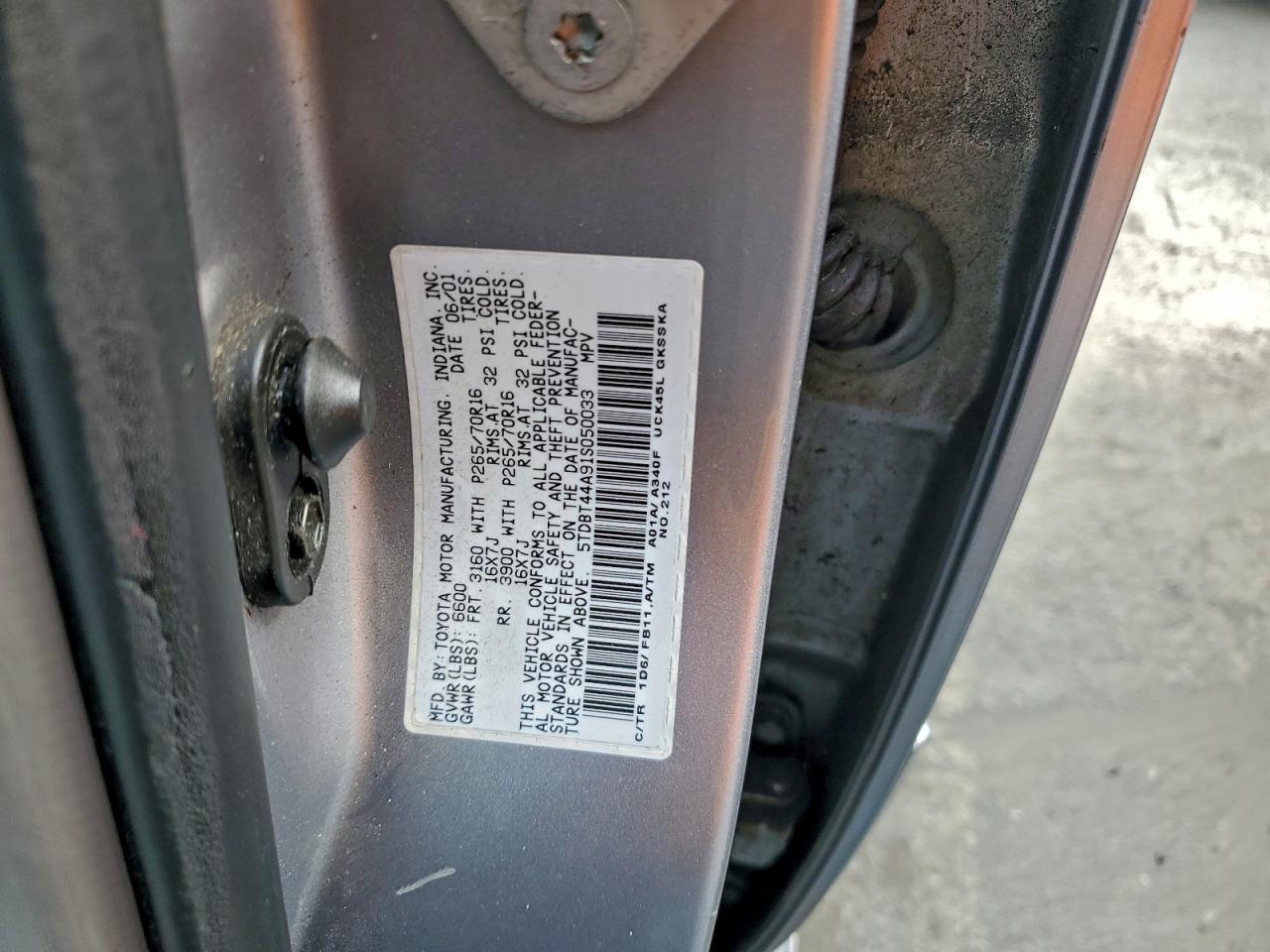 2001 Toyota Sequoia Sr5 VIN: 5TDBT44A91S050033 Lot: 89698595