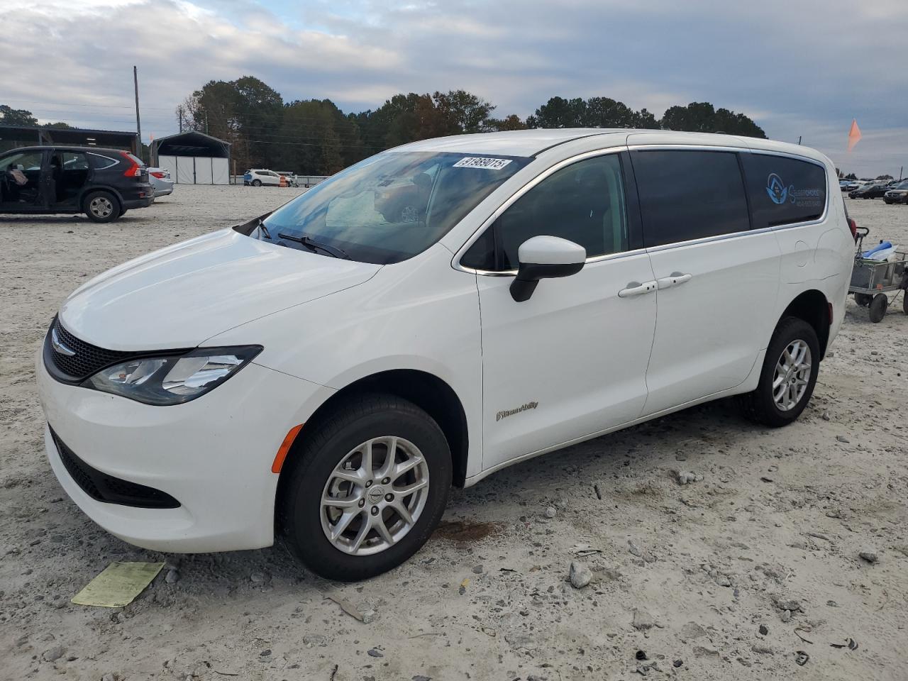2022 Chrysler Voyager Lx