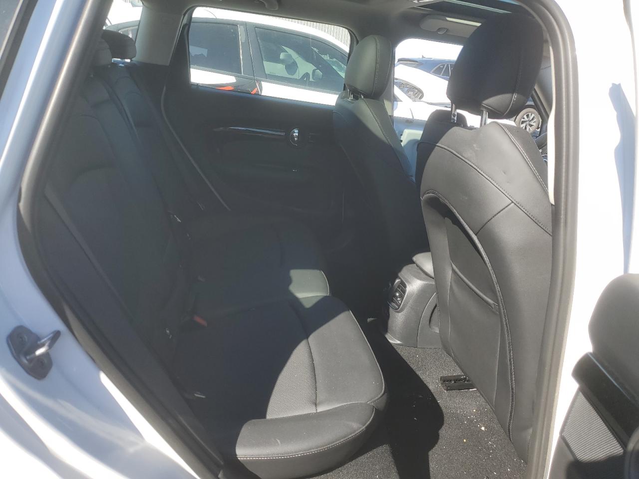 2024 Mini Cooper S Clubman VIN: WMWLV7C04R2V25211 Lot: 92464905