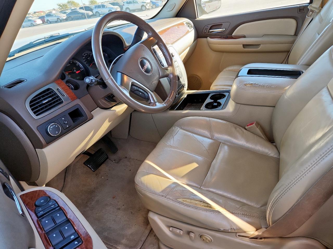 2007 GMC Yukon VIN: 1GKFC130X7R377321 Lot: 92524675