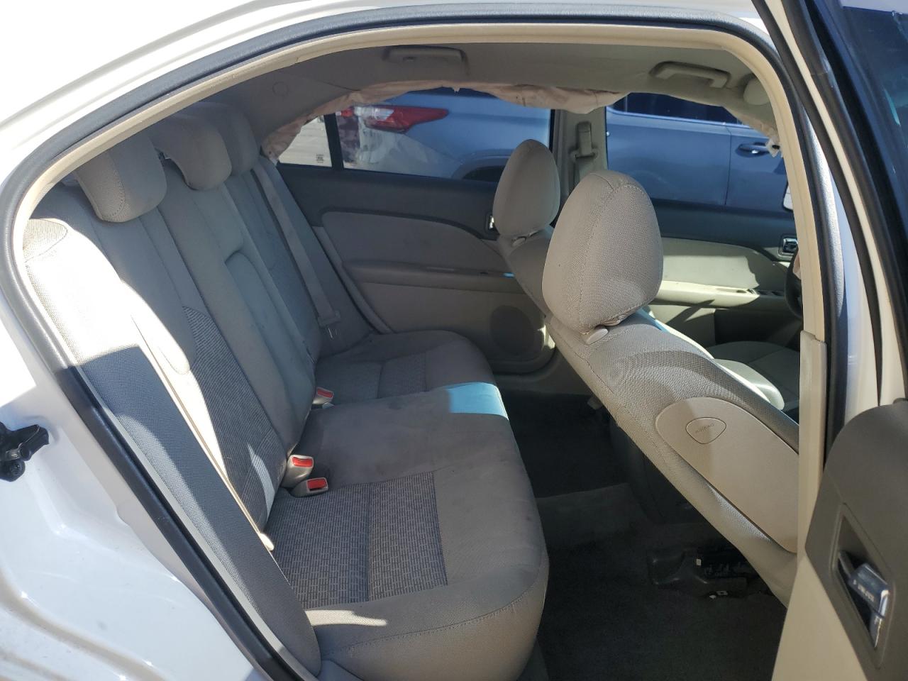 2010 Ford Fusion S VIN: 3FAHP0GA7AR393211 Lot: 90780195