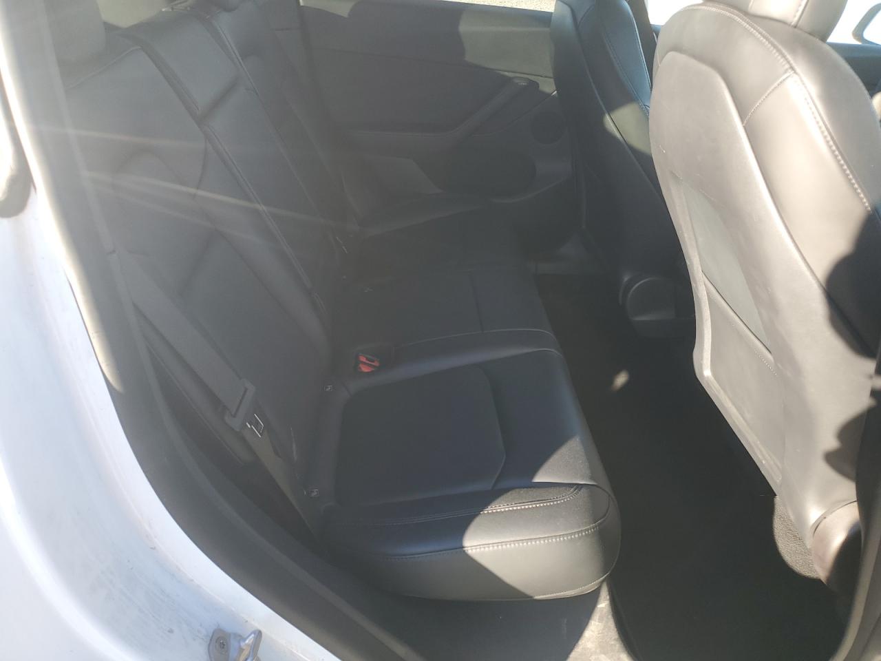 2022 Tesla Model Y VIN: 7SAYGDEE1NF481303 Lot: 91895945