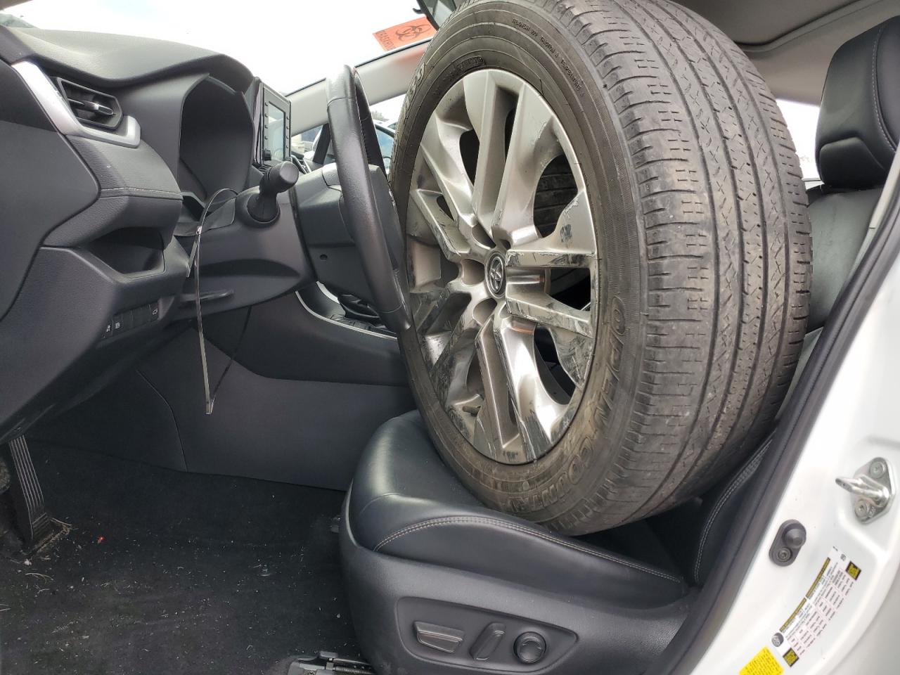 2020 Toyota Rav4 Xle Premium VIN: 2T3C1RFV8LW092024 Lot: 90687275