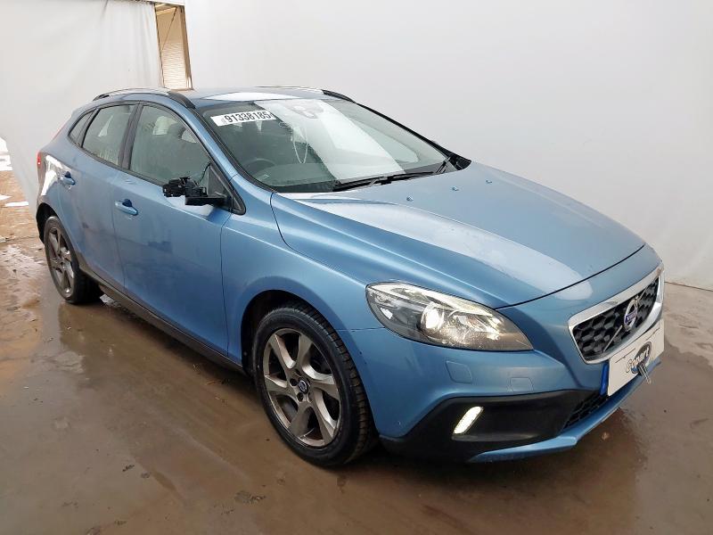 2015 VOLVO V40 D2 [120] CROSS COUNTRY LUX 5DR