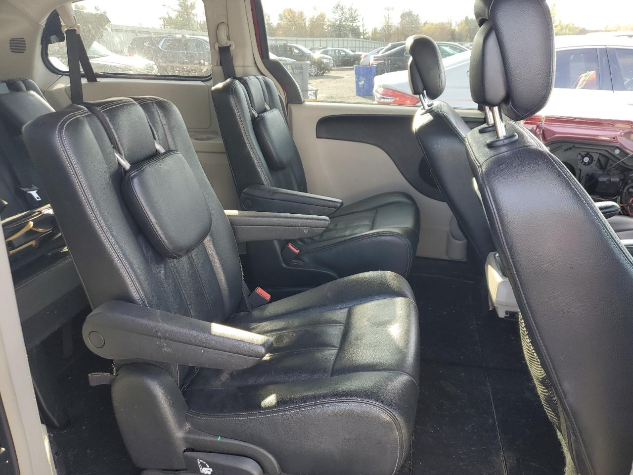 2013 Chrysler Town & Country Touring VIN: 2C4RC1BG8DR744309 Lot: 92045635