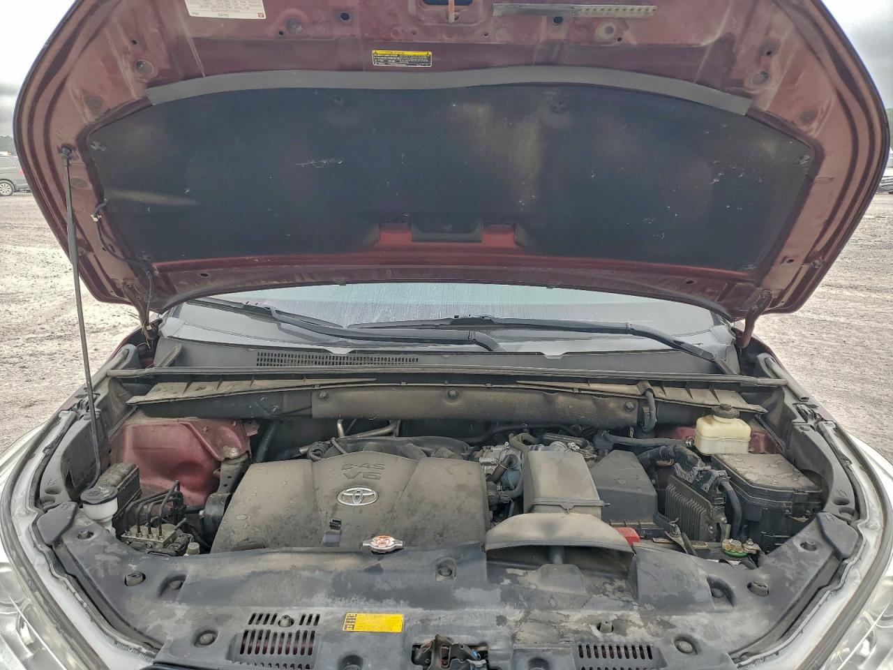 2018 Toyota Highlander Le VIN: 5TDZZRFH7JS257606 Lot: 93946745