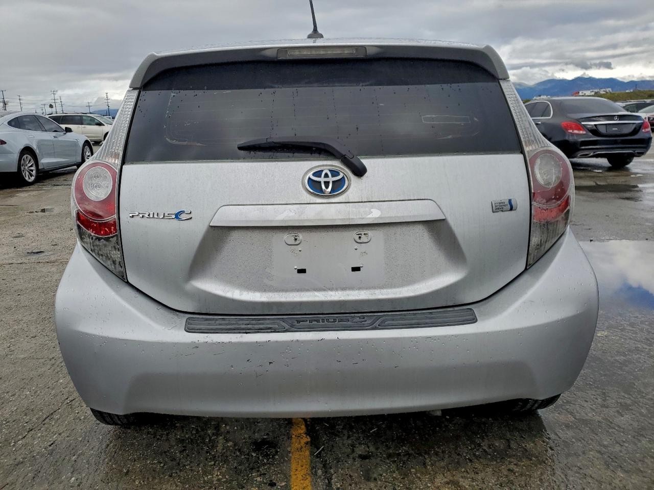 2012 Toyota Prius C VIN: JTDKDTB37C1024056 Lot: 92696375