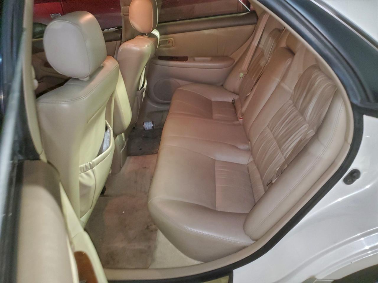 2000 Lexus Es 300 VIN: 076119 Lot: 85441275