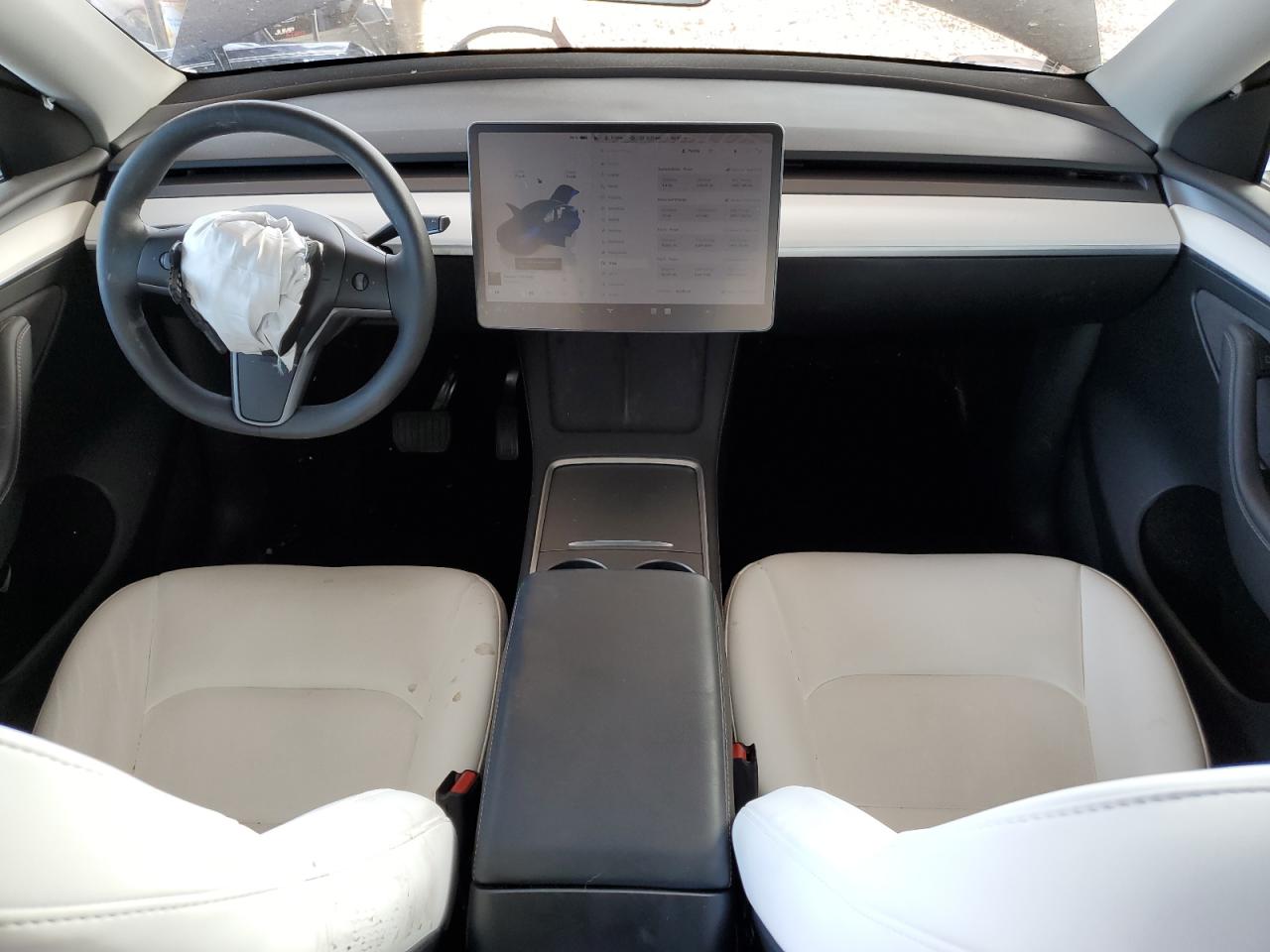 2024 Tesla Model Y VIN: 7SAYGDED0RF114874 Lot: 92226465