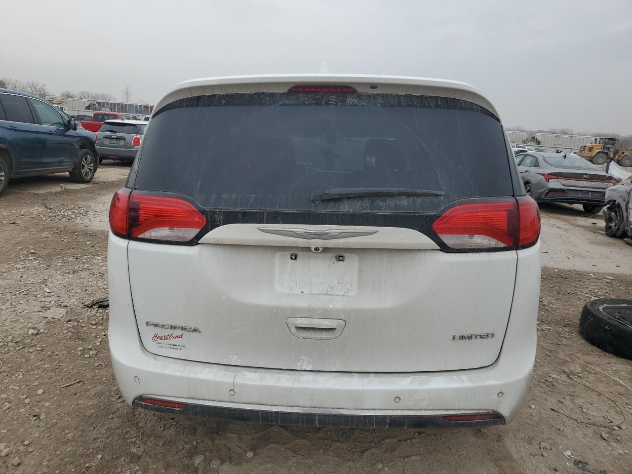 2017 Chrysler Pacifica Limited VIN: 2C4RC1GG2HR754462 Lot: 93881805