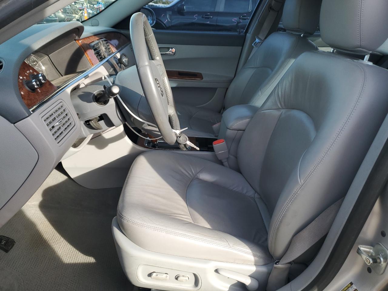 2005 Buick Lacrosse Cxl VIN: 2G4WD562051235946 Lot: 92928565