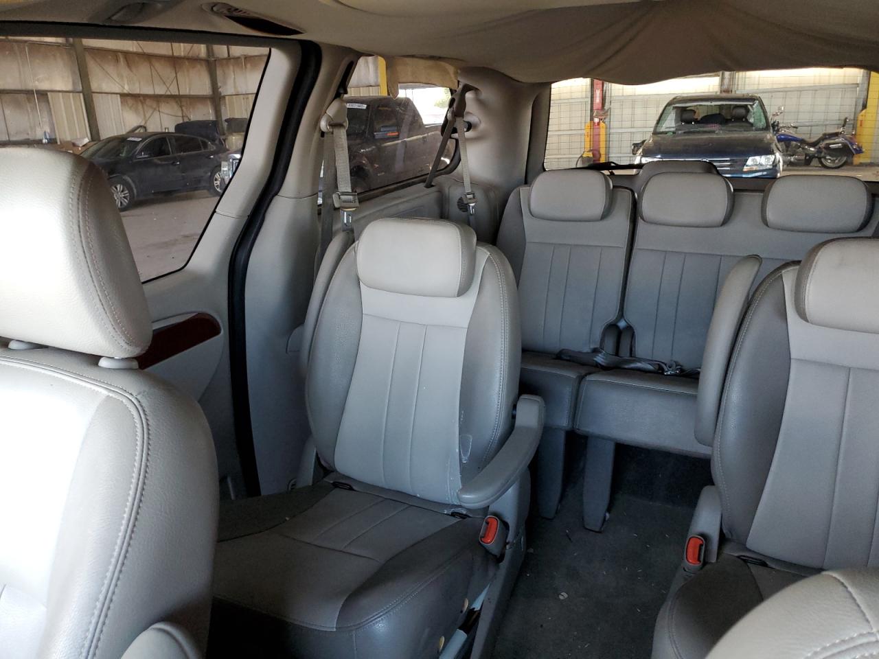 2007 Chrysler Town & Country Touring VIN: 2A4GP54L27R229916 Lot: 92953885