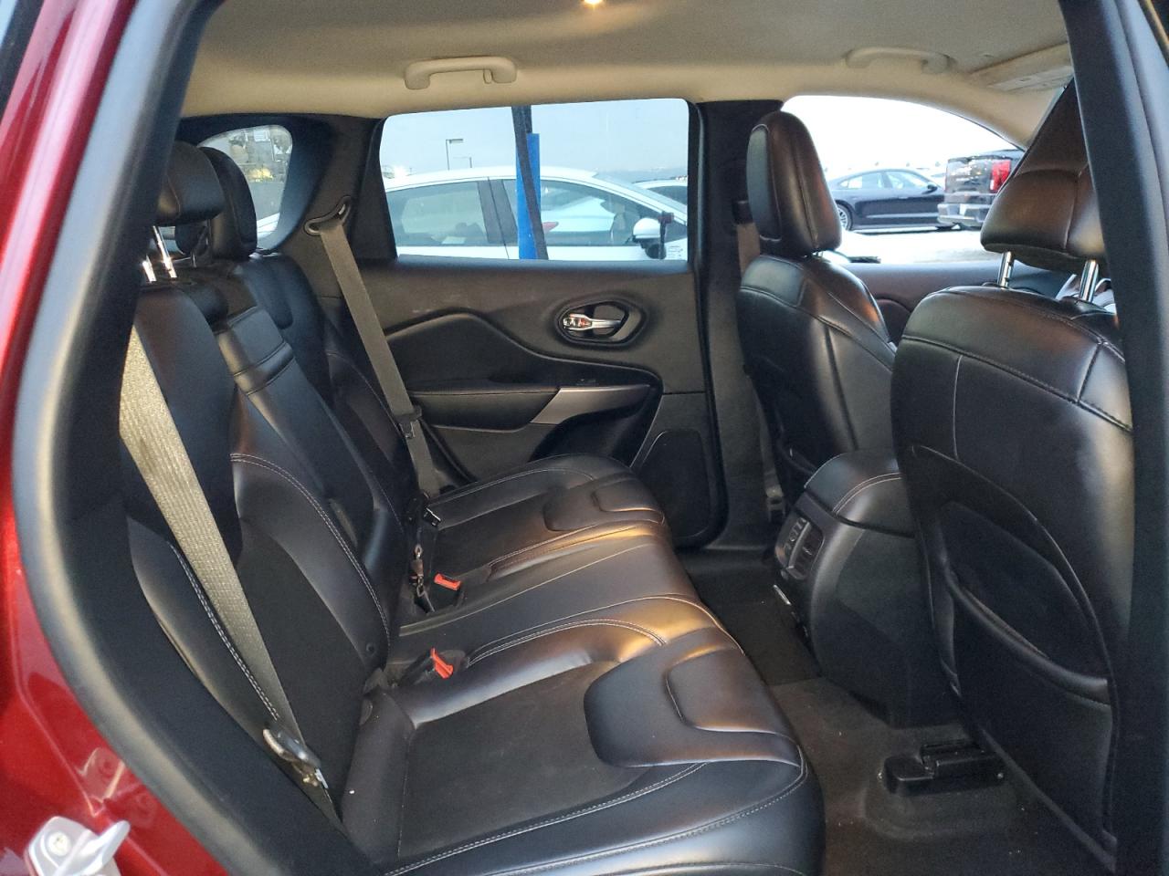 2019 Jeep Cherokee Latitude Plus VIN: 1C4PJLLB0KD387705 Lot: 93291695