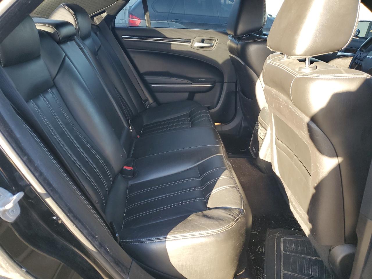 2018 Chrysler 300 S VIN: 2C3CCAGGXJH293601 Lot: 92206265