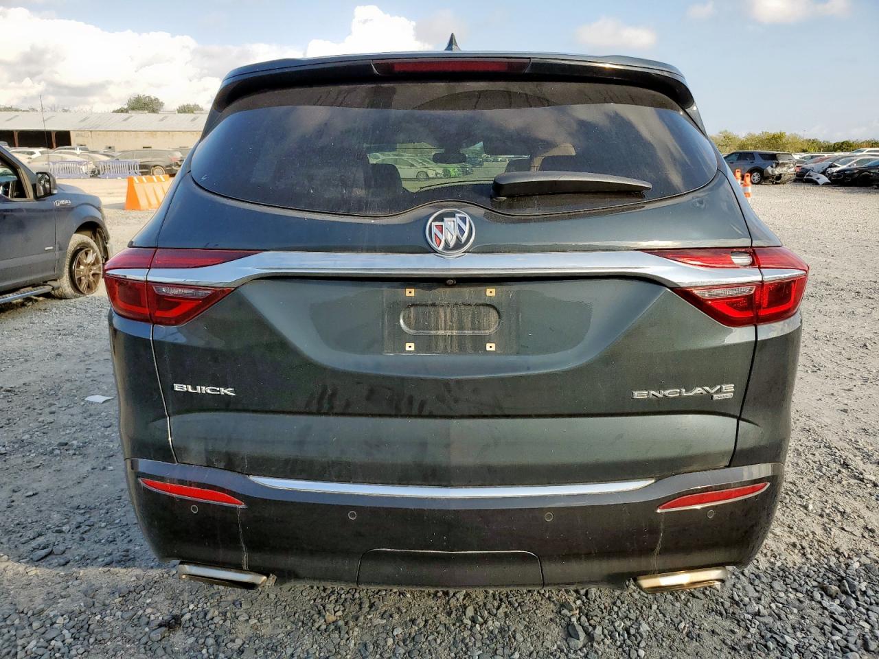2018 Buick Enclave Premium VIN: 5GAEVBKW3JJ147883 Lot: 92957695