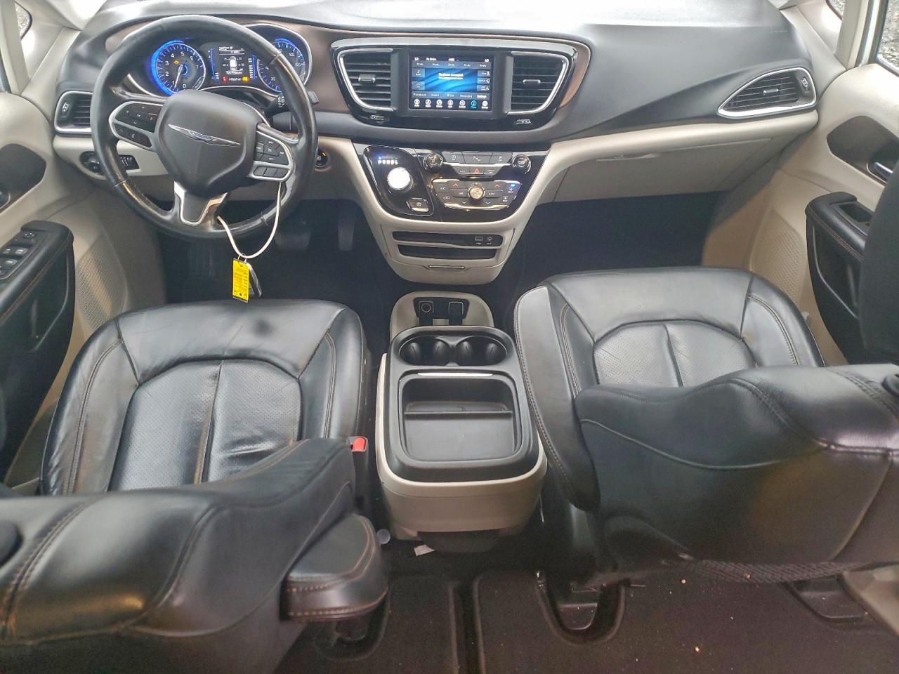 2019 Chrysler Pacifica Touring L VIN: 2C4RC1BG3KR680726 Lot: 93910755