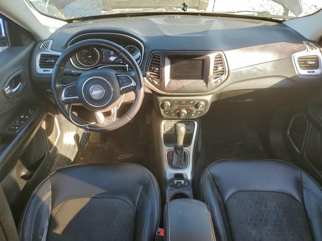 2018 Jeep Compass Latitude VIN: 3C4NJCBB3JT293206 Lot: 93538875