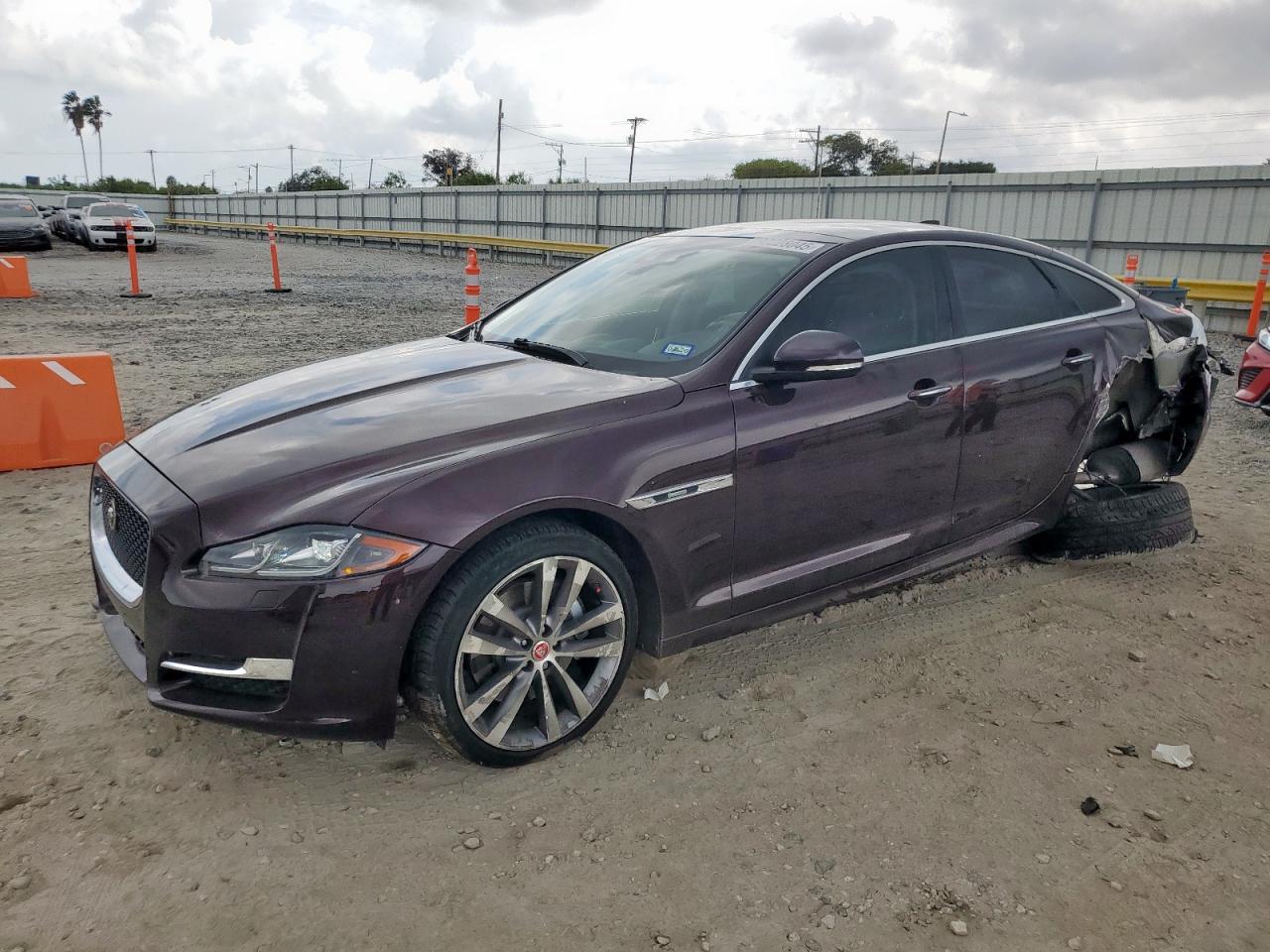 2019 Jaguar Xj R - Sport