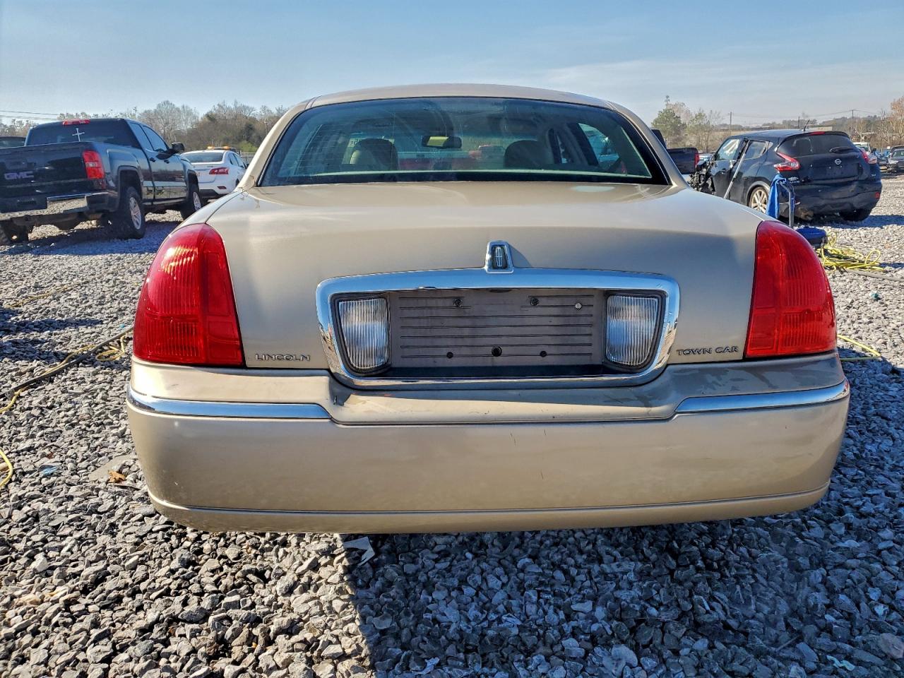 2006 Lincoln Town Car Signature Limited VIN: 1LNHM82V16Y613216 Lot: 93319525