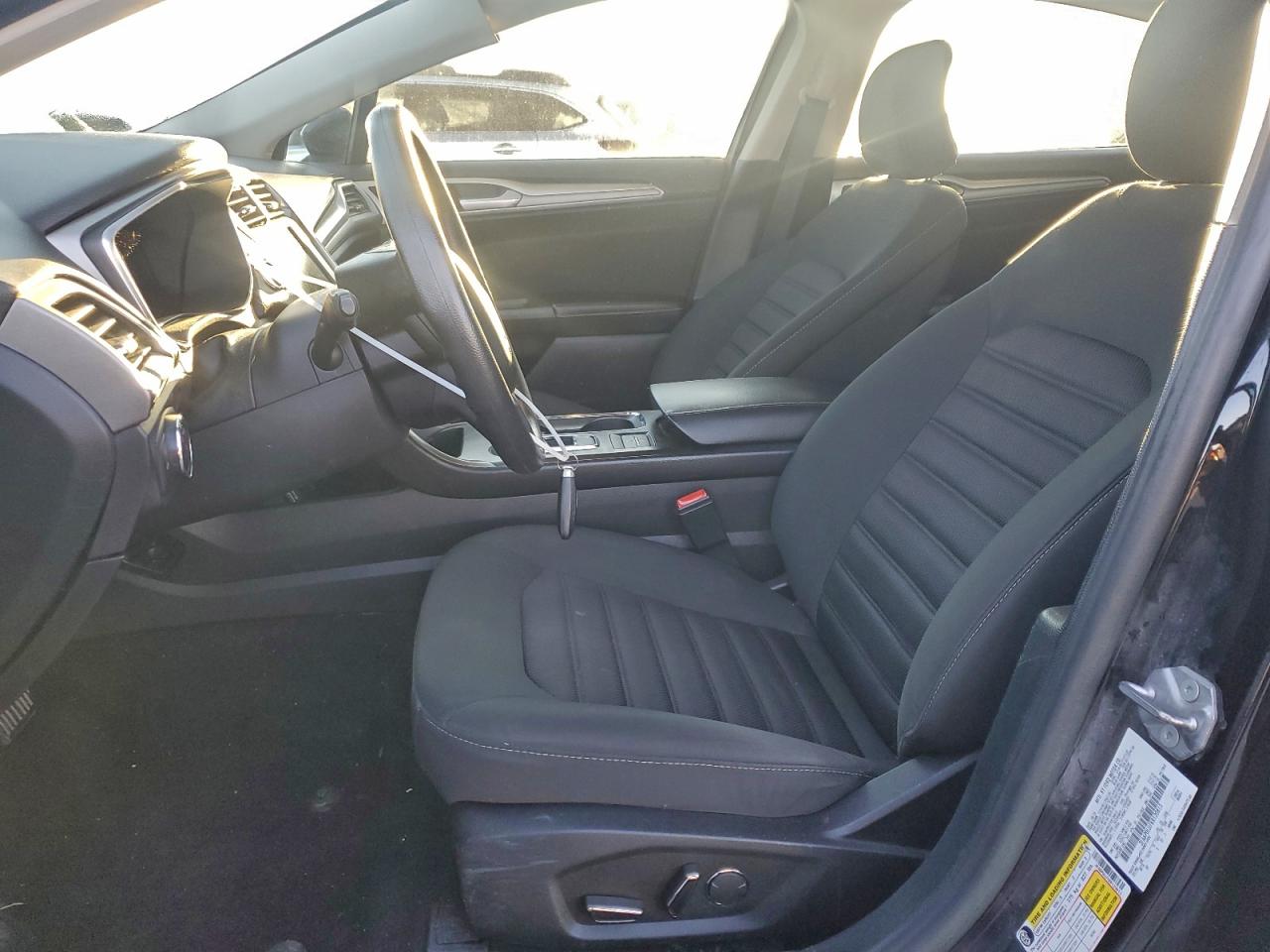 2019 Ford Fusion Se VIN: 3FA6P0LU7KR120813 Lot: 93831975