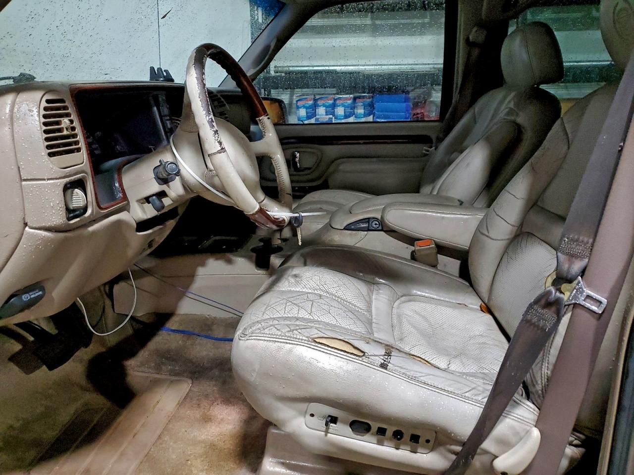 1999 Cadillac Escalade VIN: 1GYEK13R2XR418026 Lot: 92684575