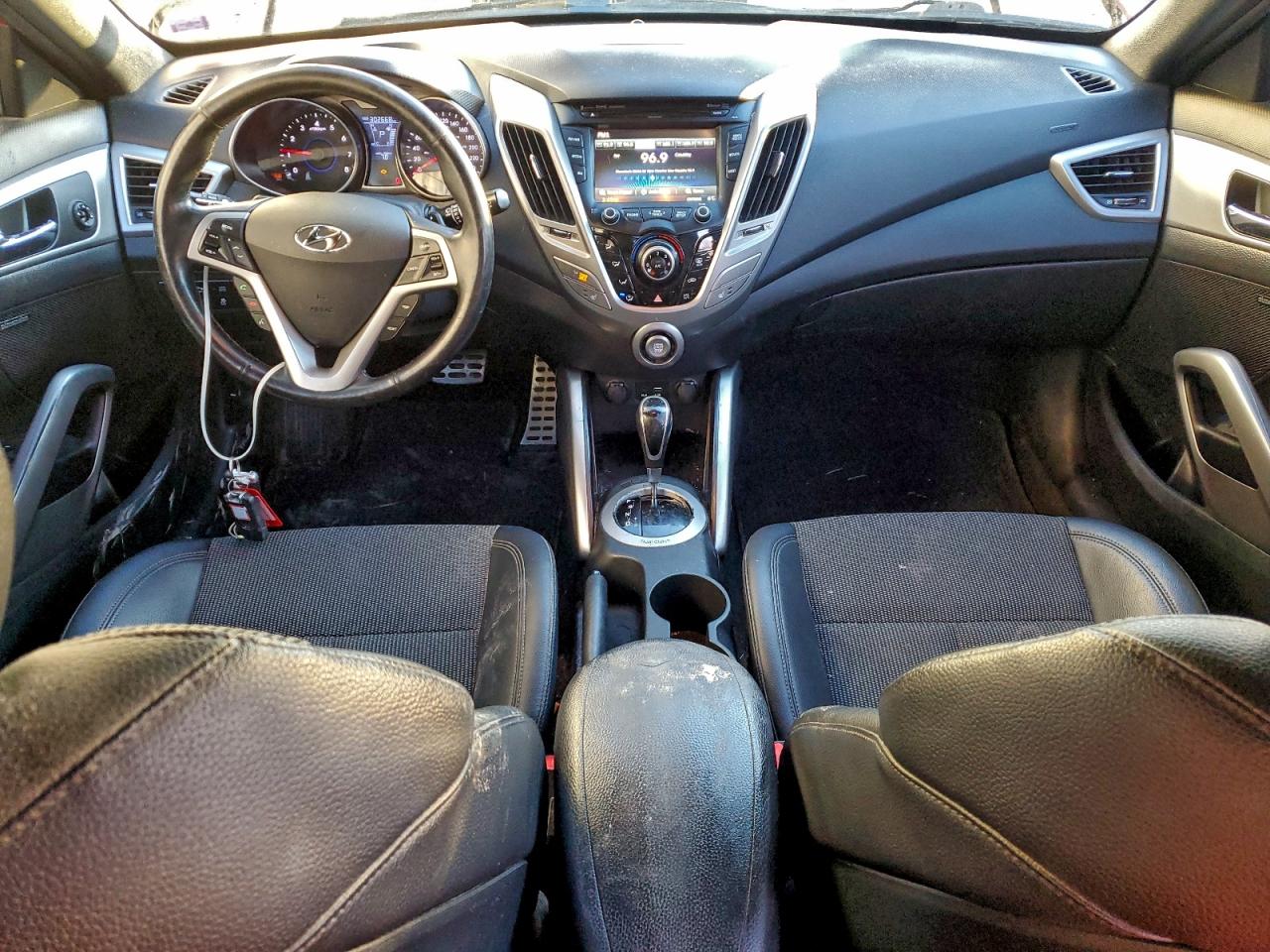 2016 Hyundai Veloster VIN: KMHTC6AD3GU290385 Lot: 94937475