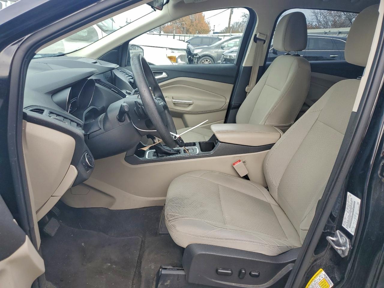 2017 Ford Escape Se VIN: 1FMCU0GDXHUD37950 Lot: 93024325