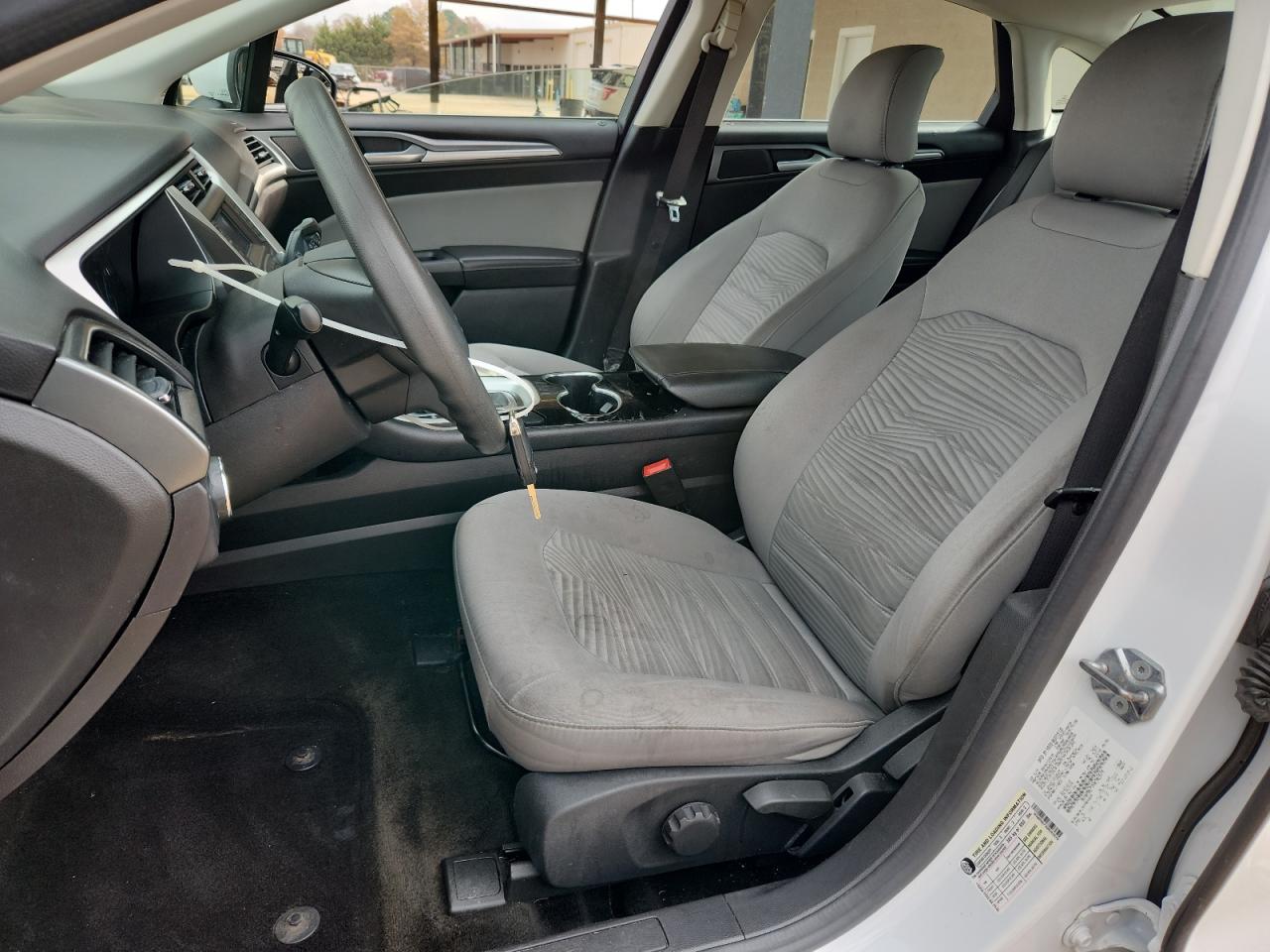 2016 Ford Fusion S VIN: 3FA6P0G73GR243570 Lot: 93886645