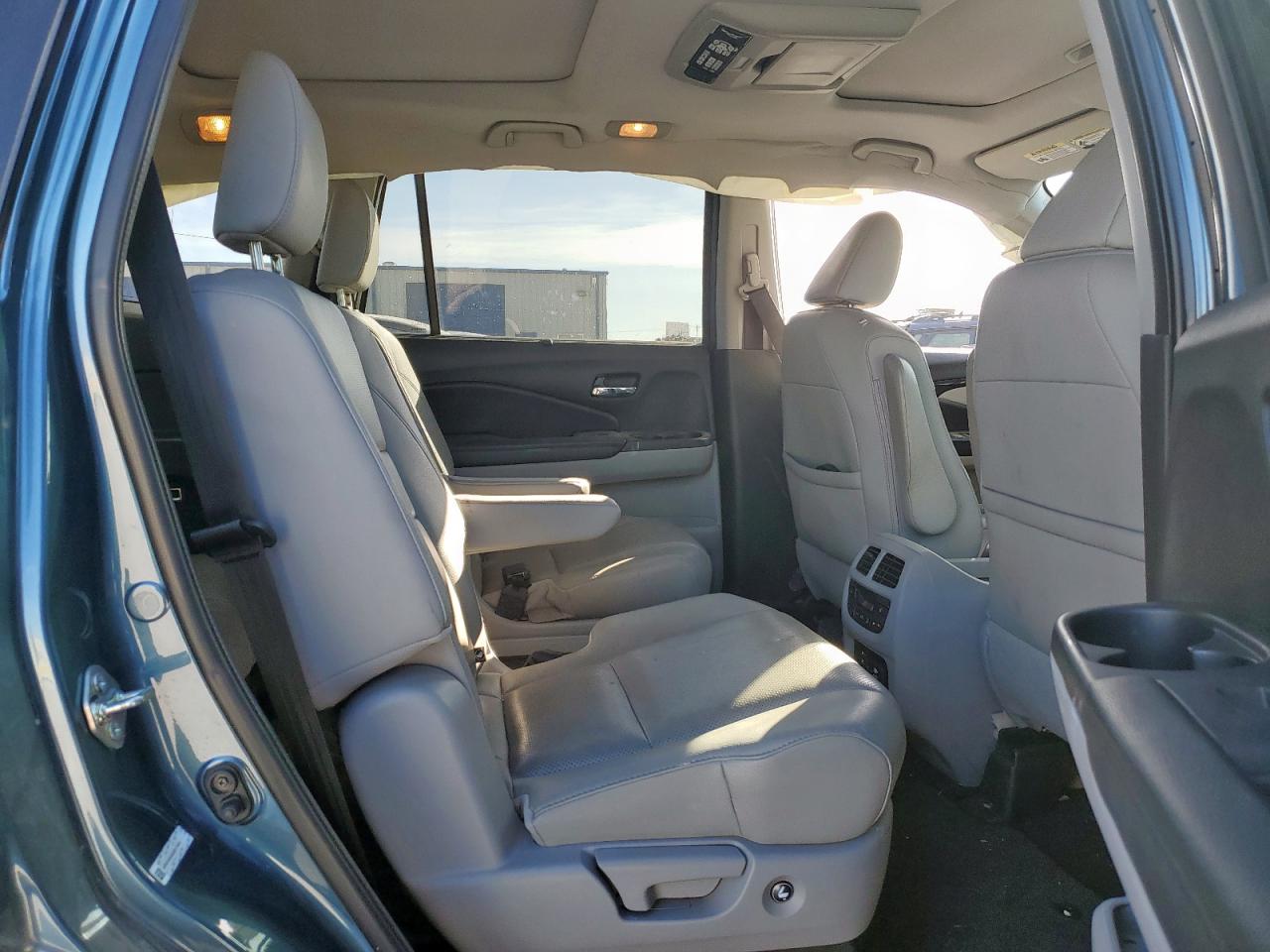 2016 Honda Pilot Elite VIN: 5FNYF6H04GB017646 Lot: 92076065