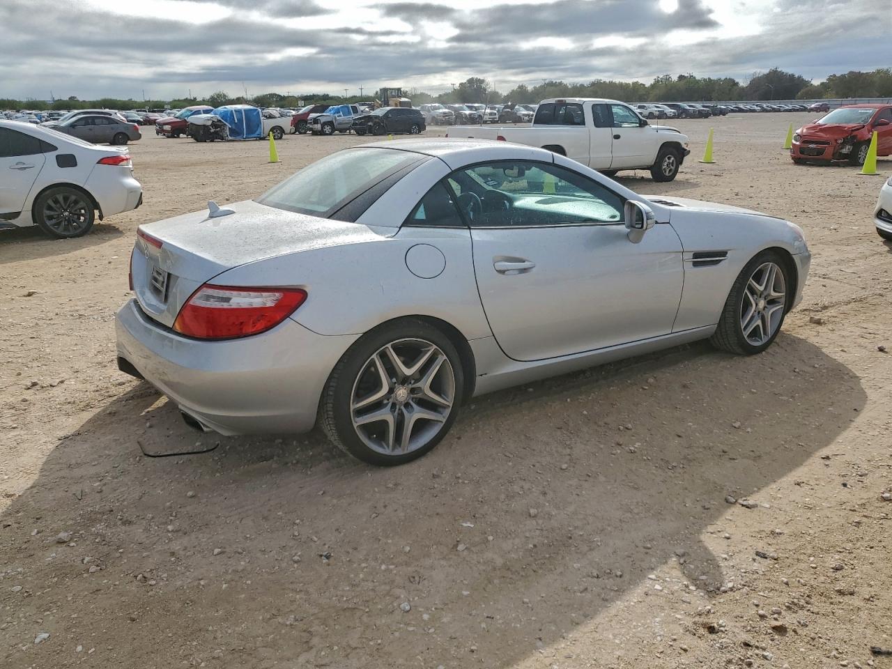 2013 Mercedes-Benz Slk 250 VIN: WDDPK4HA4DF072552 Lot: 93875825
