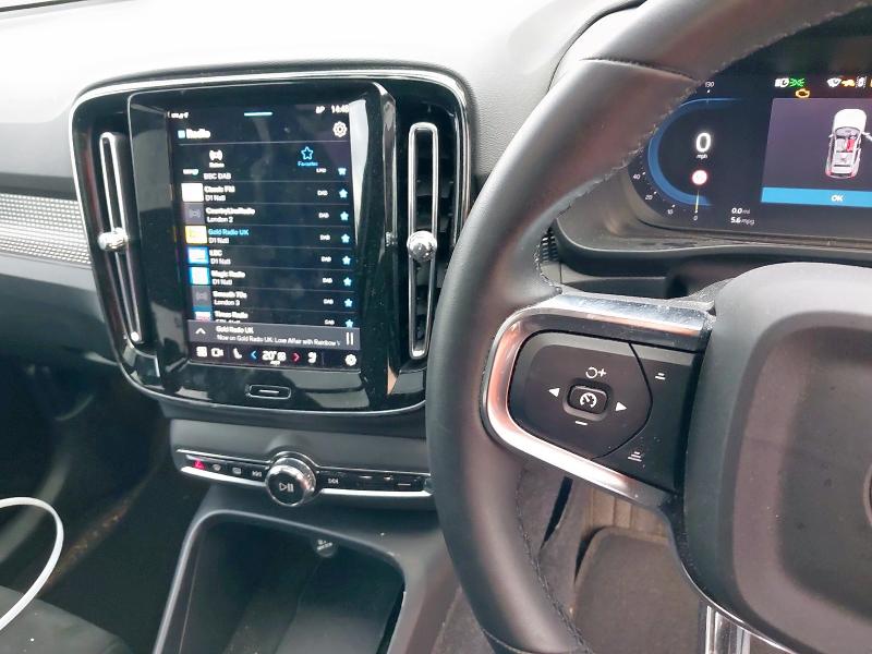 2024 VOLVO XC40 2.0 B3P ULTIMATE DARK 5DR AUTO