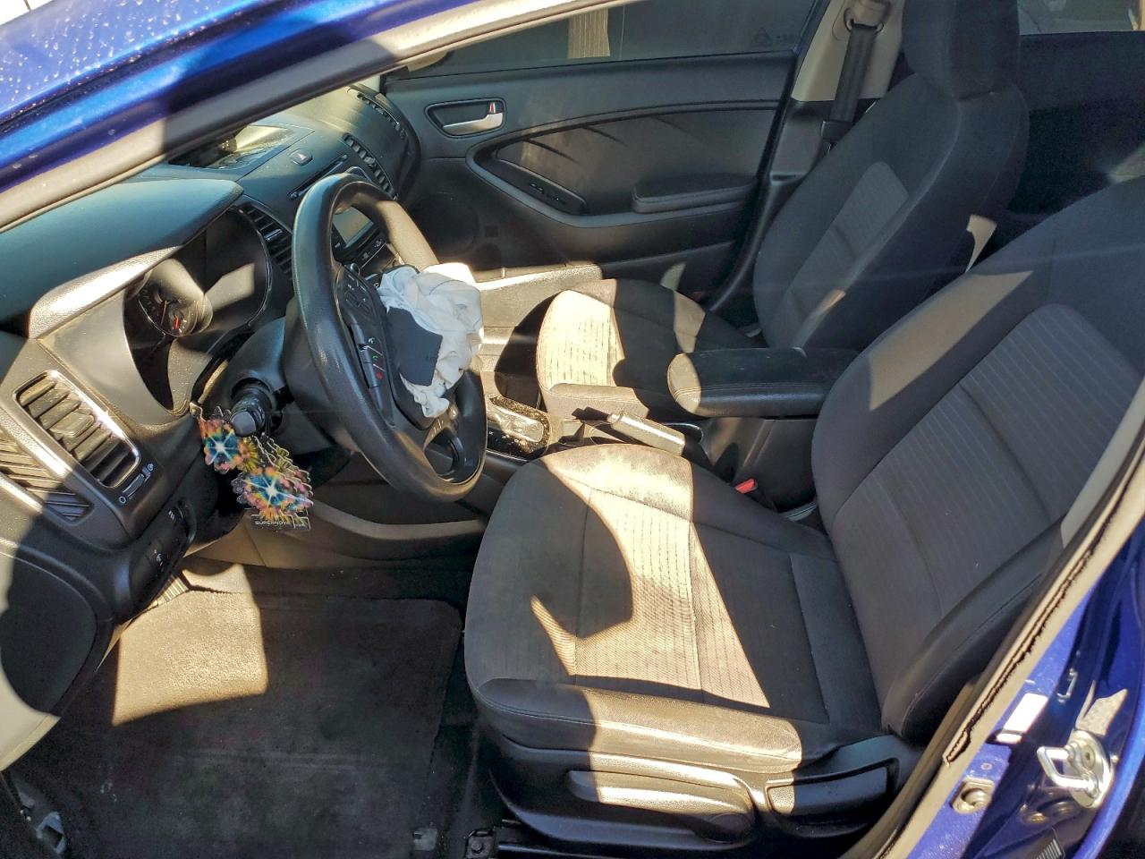 2017 Kia Forte Lx VIN: 3KPFL4A7XHE047527 Lot: 93844935