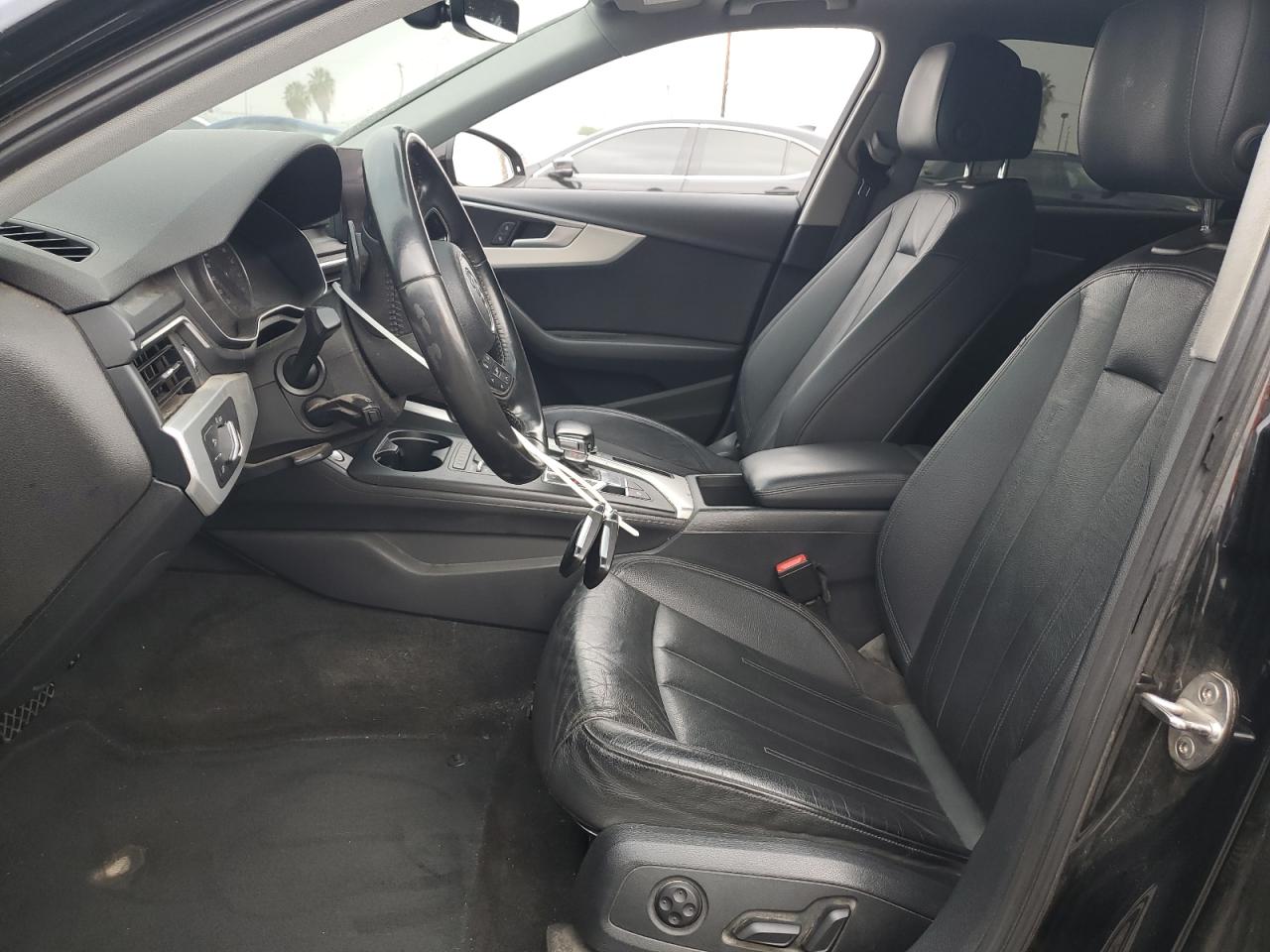 2017 Audi A4 Premium VIN: WAUGNAF4XHN032269 Lot: 91373855