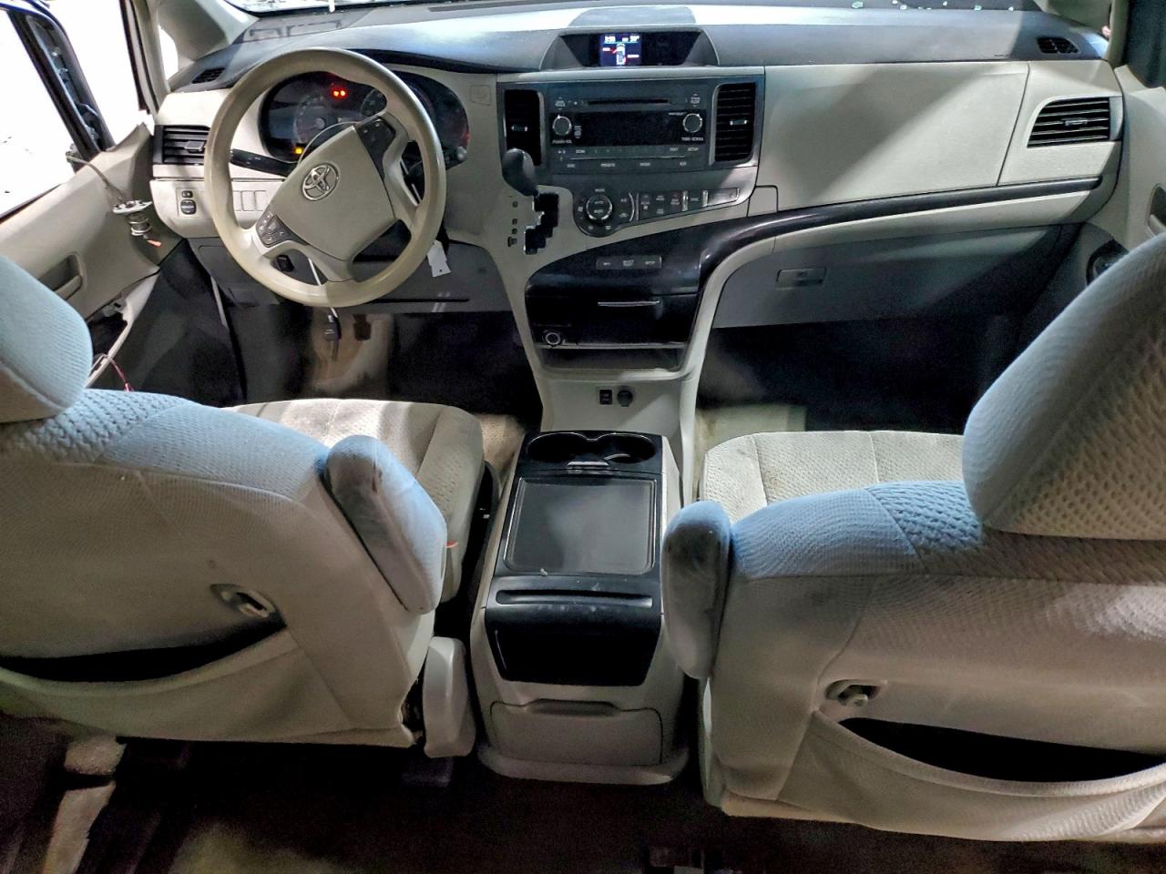 2014 Toyota Sienna Le VIN: 5TDKK3DC5ES476371 Lot: 94230505