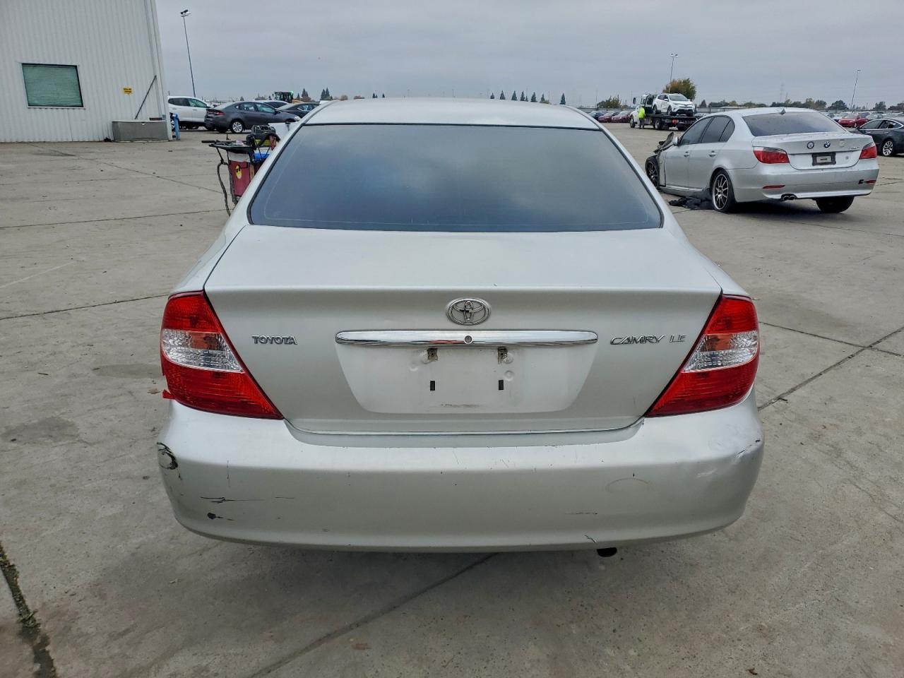 2003 Toyota Camry Le VIN: 4T1BE32K23U742676 Lot: 94325655