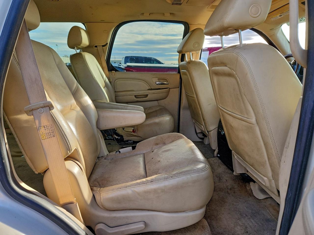 2007 Cadillac Escalade Luxury VIN: 1GYFK63807R254655 Lot: 93192835