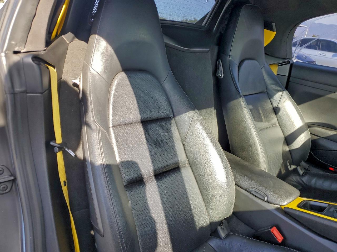 2015 Porsche Boxster VIN: WP0CA2A81FK110160 Lot: 93679465