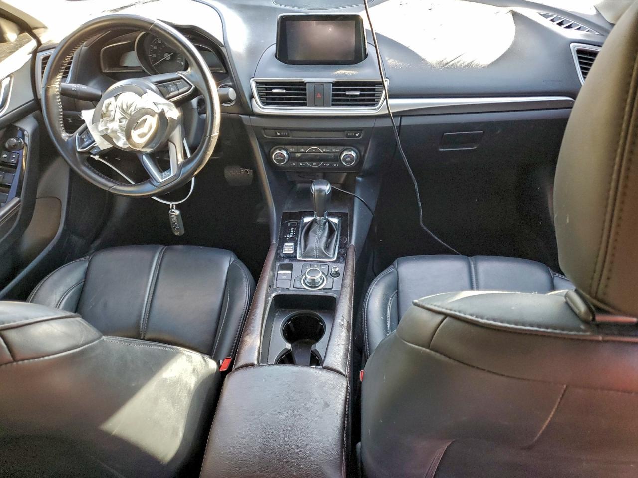 2018 Mazda 3 Touring VIN: 3MZBN1V37JM228043 Lot: 94362005