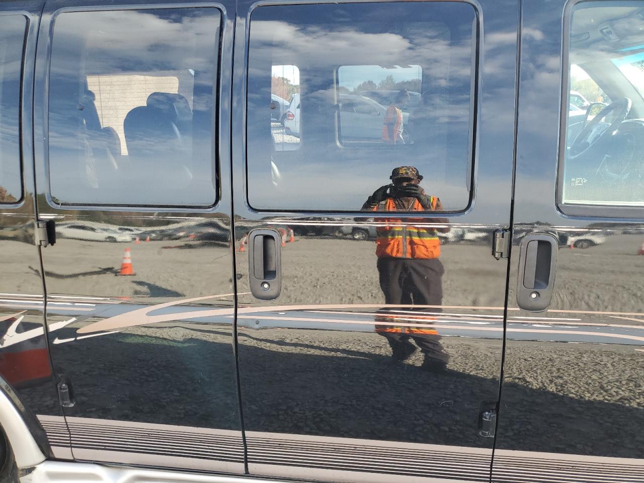 2003 Chevrolet Express G1500 VIN: 1GBFG15T031137988 Lot: 92694165