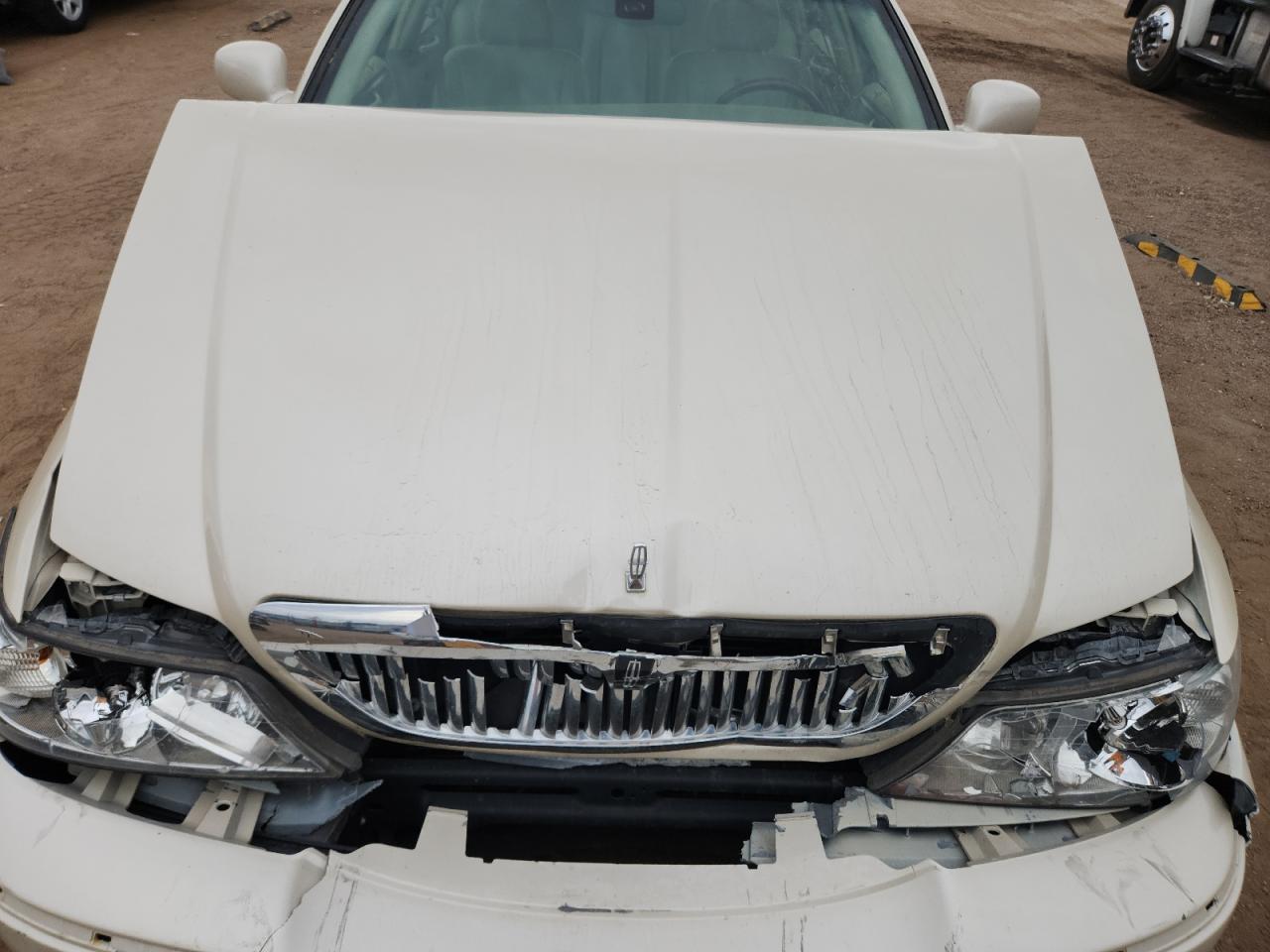 2003 Lincoln Town Car Cartier VIN: 1LNHM83W83Y601177 Lot: 91445825