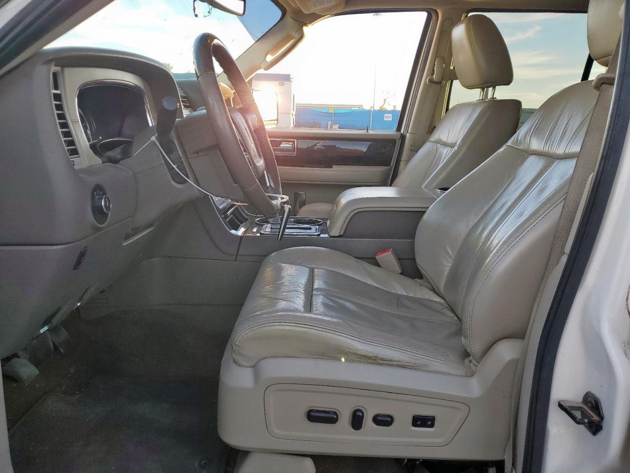 2015 Lincoln Navigator VIN: 5LMJJ2HT5FEJ03849 Lot: 92702725