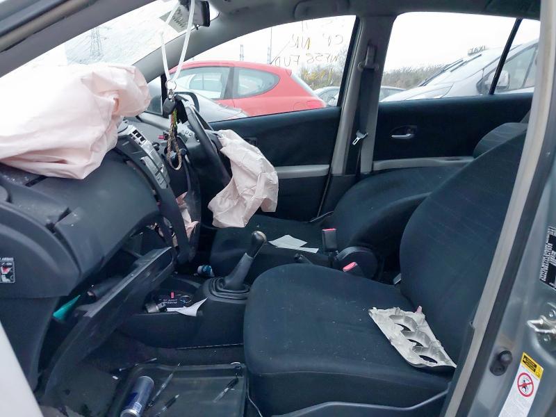 2008 TOYOTA YARIS TR