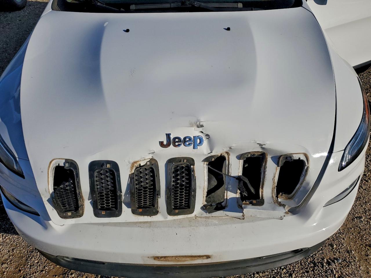 2015 Jeep Cherokee Latitude VIN: 1C4PJMCB4FW687067 Lot: 94355055