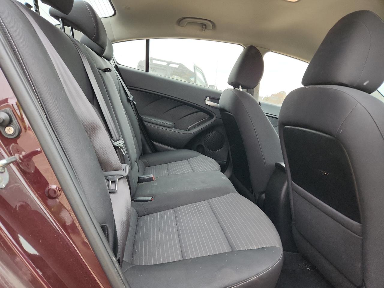 2018 Kia Forte Lx VIN: 3KPFL4A76JE198984 Lot: 92071625