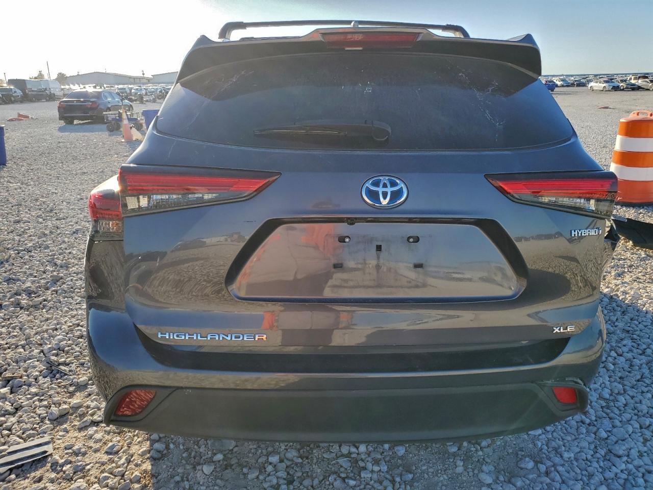 2021 Toyota Highlander Hybrid Xle VIN: 5TDGARAHXMS011692 Lot: 94469735