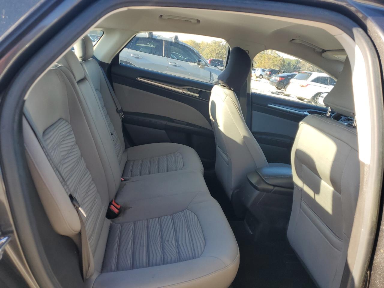 2016 Ford Fusion S VIN: 3FA6P0G74GR375575 Lot: 87130455